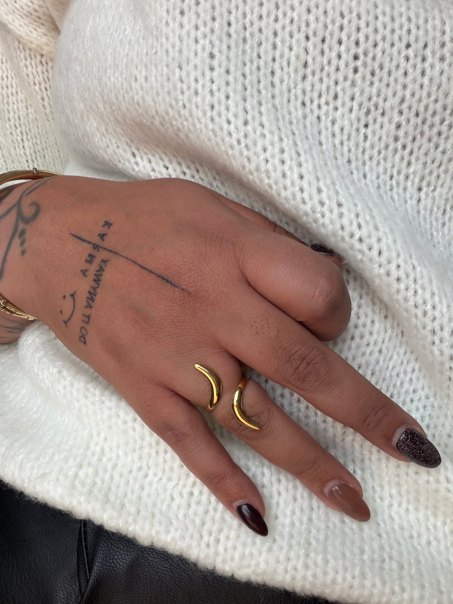 Anillo Eclipse Ajustable en Acero Inoxidable - Joyería Minimalista