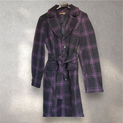 Sugerencia: Parka de Cuadros Estilo Brit – Chaqueta Estructurada (Tallas 36 y 38)