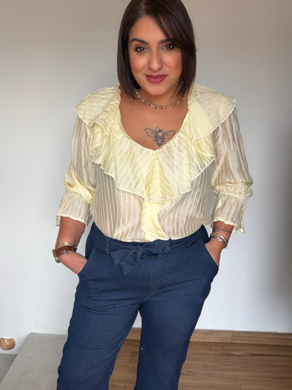 Blusa de Raya Diplomática con Volantes - Talla Única (Hasta 44)