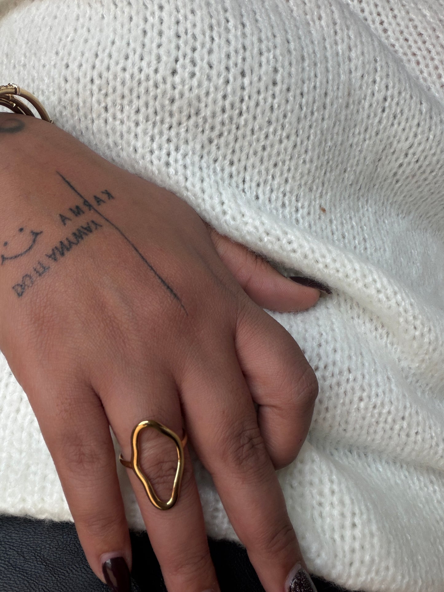 Anillo Oval Ajustable de Acero Inoxidable - Estilo Minimalista