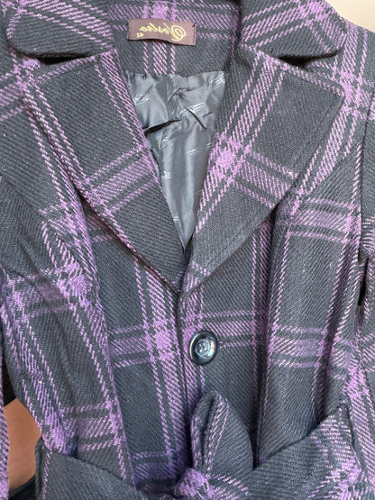 Sugerencia: Parka de Cuadros Estilo Brit – Chaqueta Estructurada (Tallas 36 y 38)