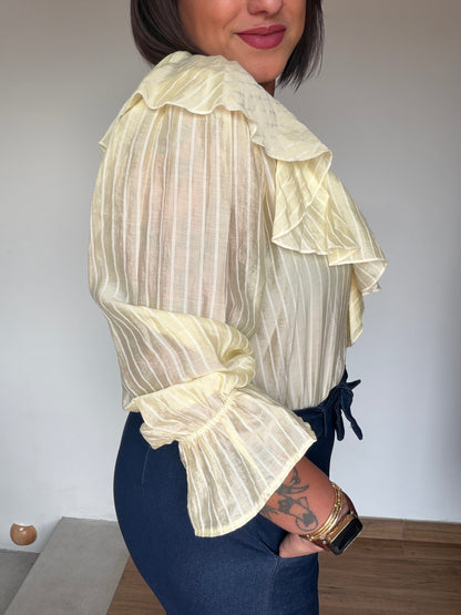 Blusa de Raya Diplomática con Volantes - Talla Única (Hasta 44)