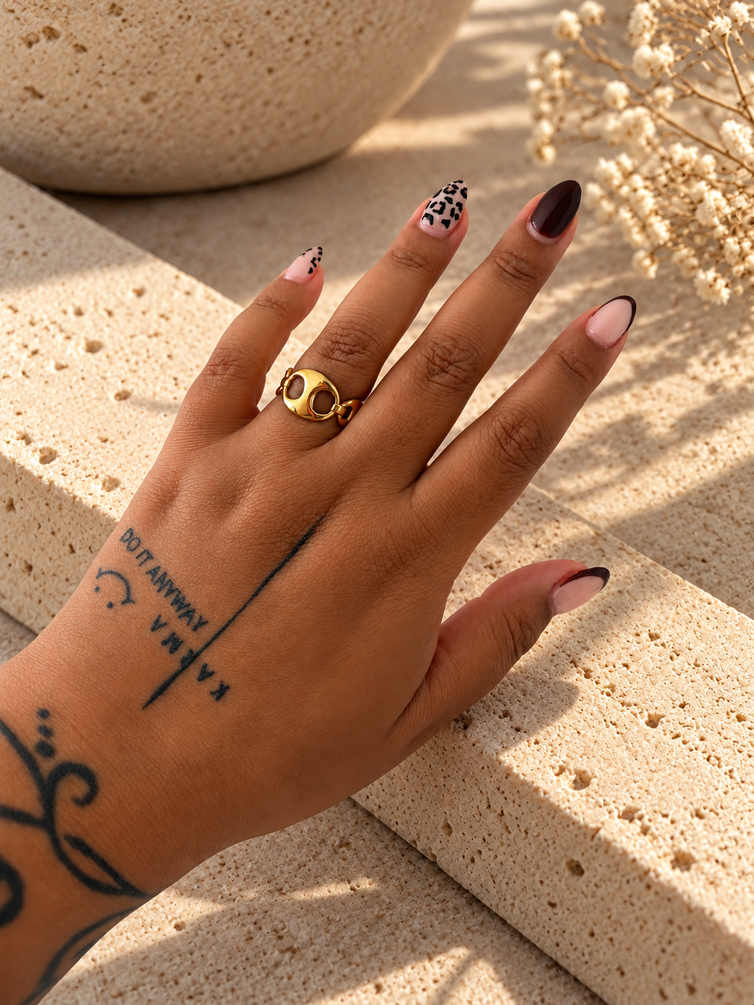 Anillo Nur Dorado Calado - Meknes Store