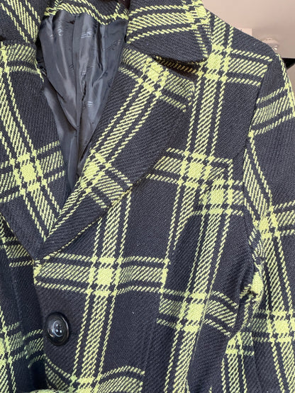 Sugerencia: Parka de Cuadros Estilo Brit – Chaqueta Estructurada (Tallas 36 y 38)