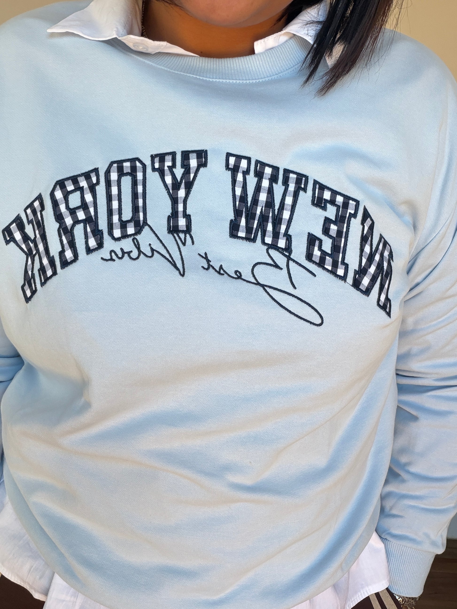 primer plano de la sudadera 