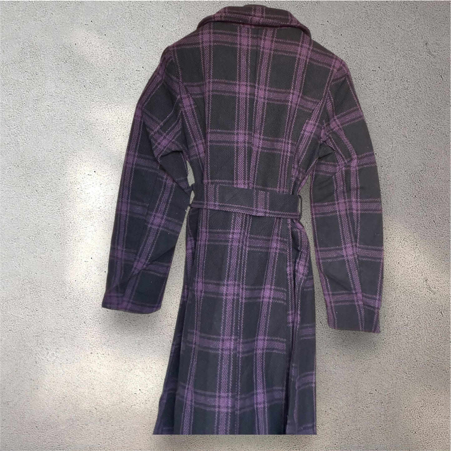 Sugerencia: Parka de Cuadros Estilo Brit – Chaqueta Estructurada (Tallas 36 y 38)