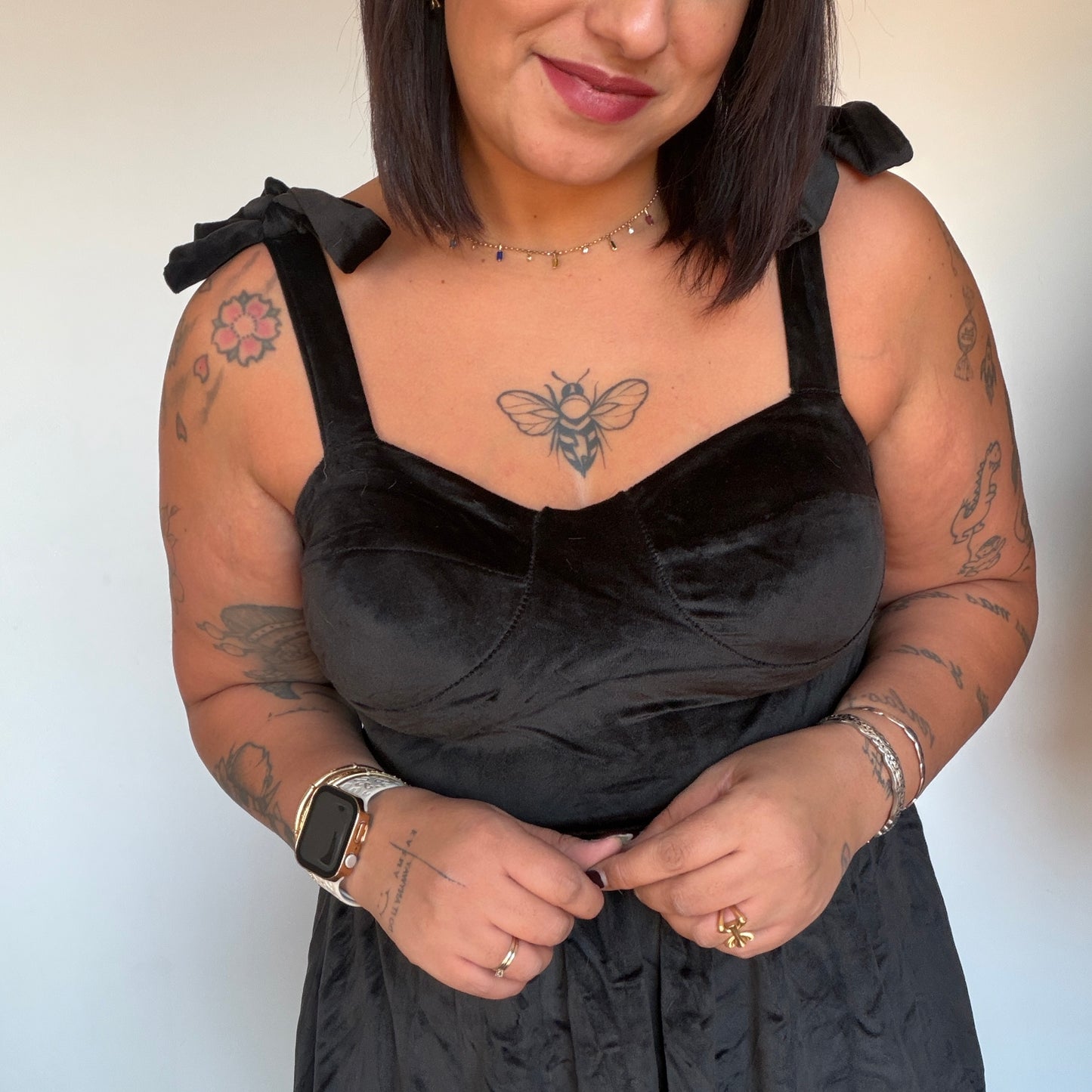 Vestido Coquette de Terciopelo - Elegancia Soft (Talla Única hasta 44)