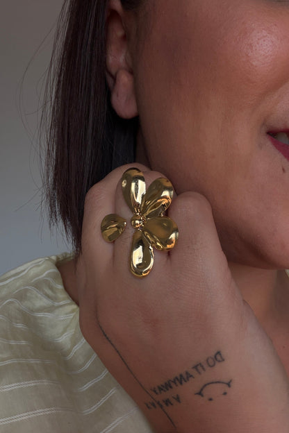 Anillo margarita de acero inoxidable dorado joyería floral Meknes Store