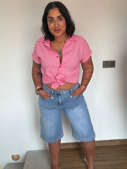 Bermuda Denim Tiro Alto azul con Camisa Vichy Nudo rosa — Meknes Store