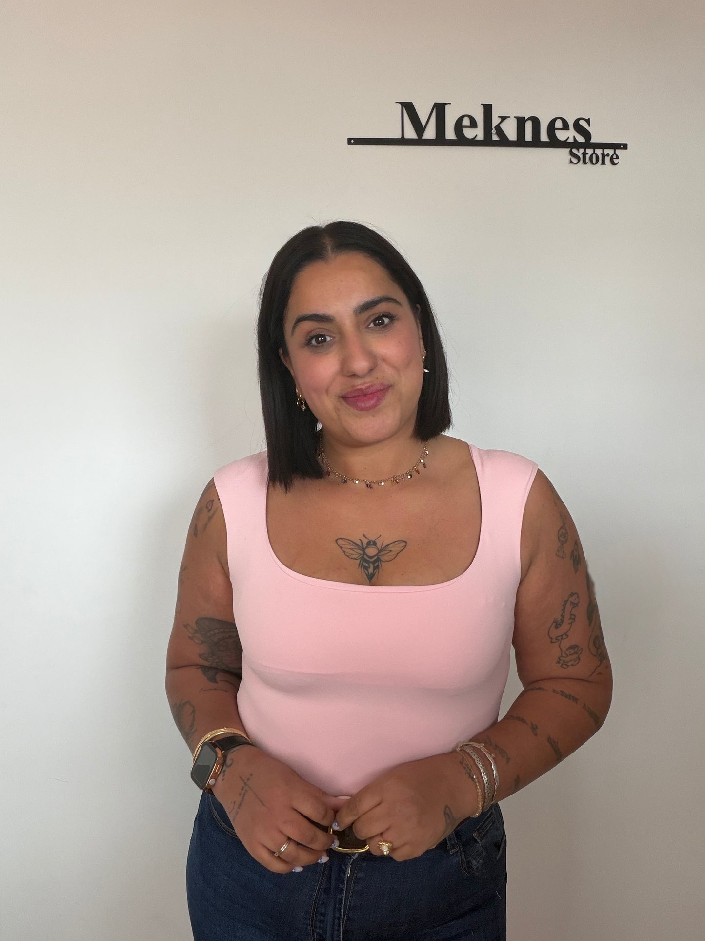 Body rosa pastel elástico de manga sisa y escote cuadrado favorecedor