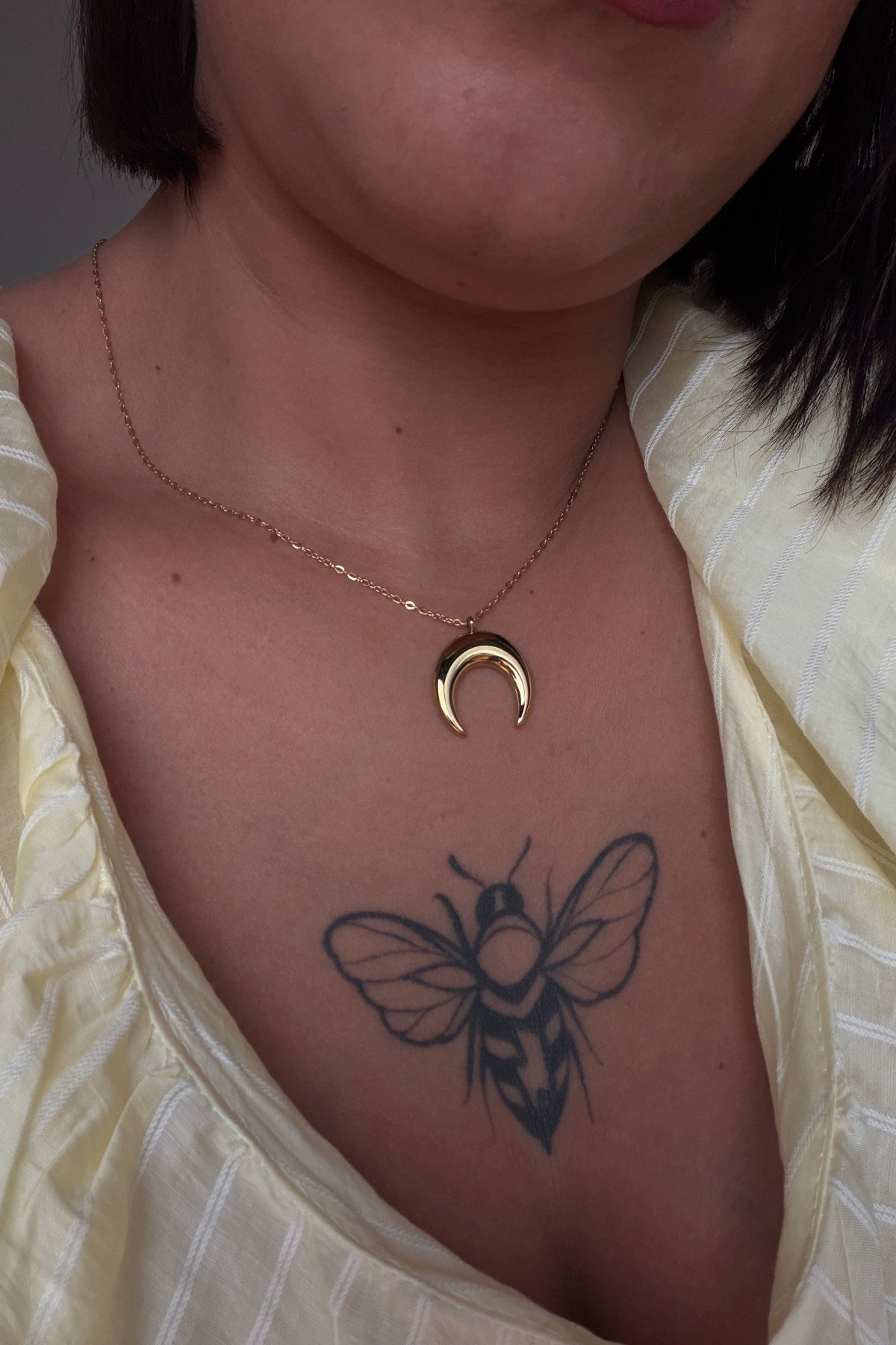 Collar Luna de acero inoxidable dorado joyería minimalista Meknes Store