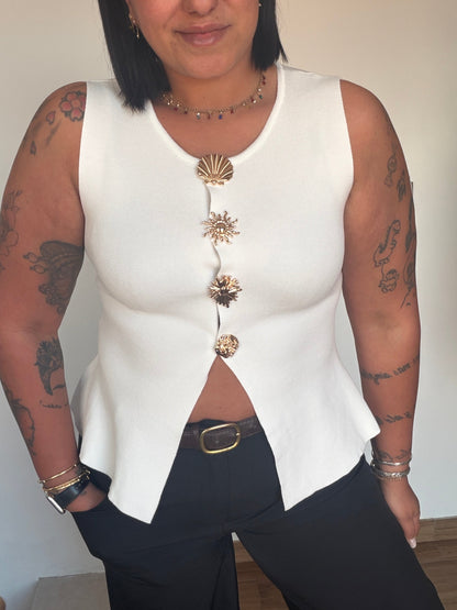 Top blanco cuello a la caja estructurado y diseño fluido