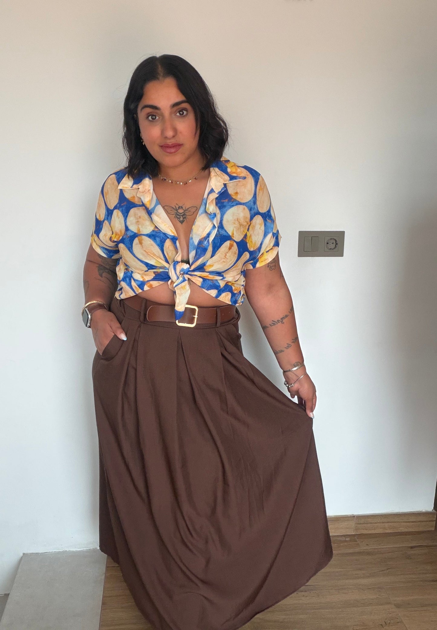 Falda Midi Chocolate marrón caída fluida largo midi tiro alto — Meknes Store