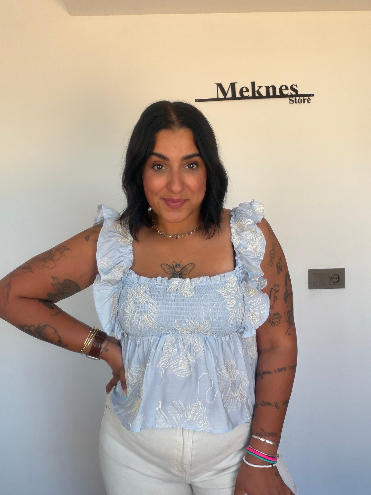 Top Bohème celeste bordado floral escote cuadrado smocking cintura — Meknes Store