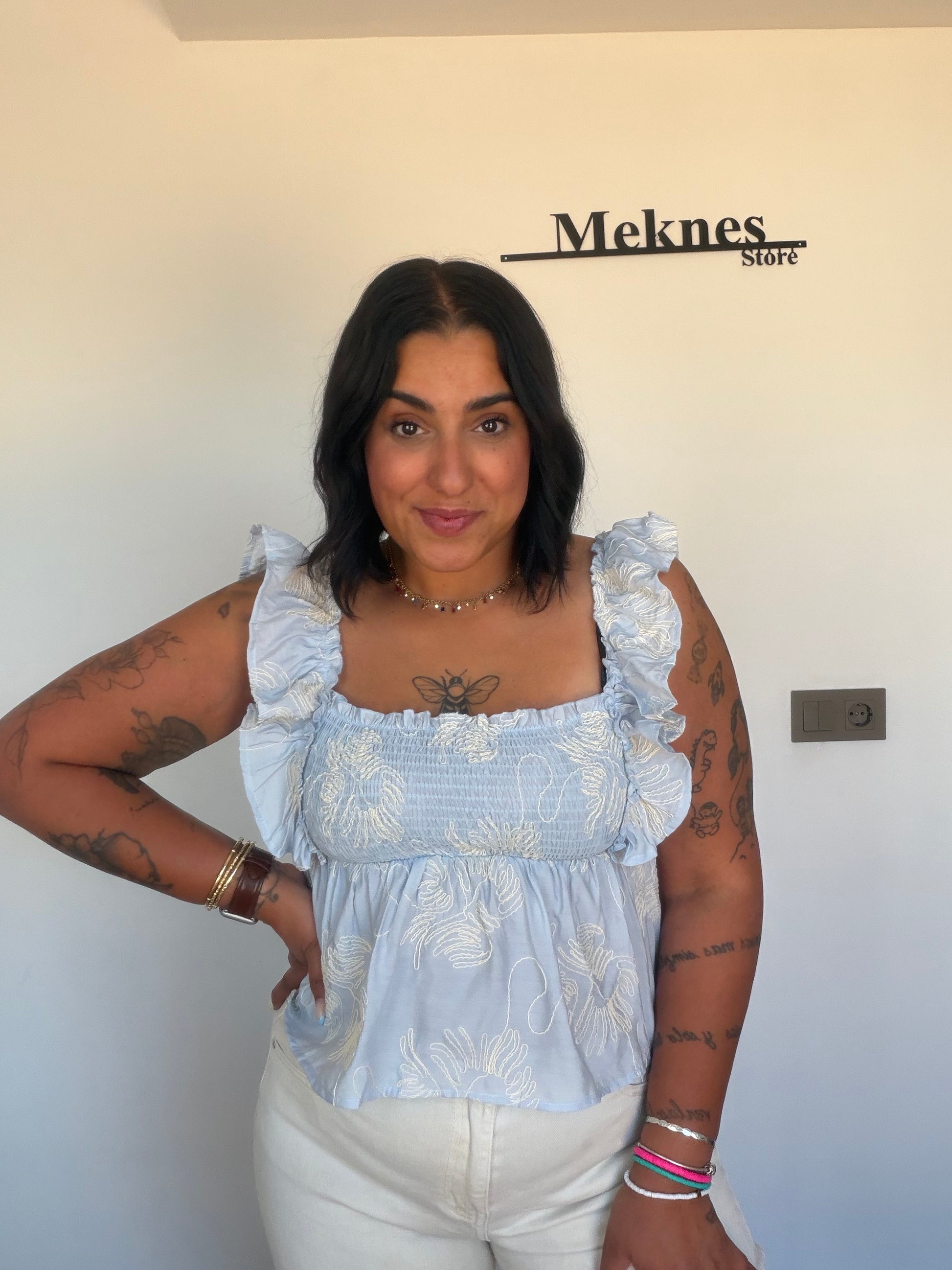 Top Bohème celeste bordado floral escote cuadrado smocking cintura — Meknes Store