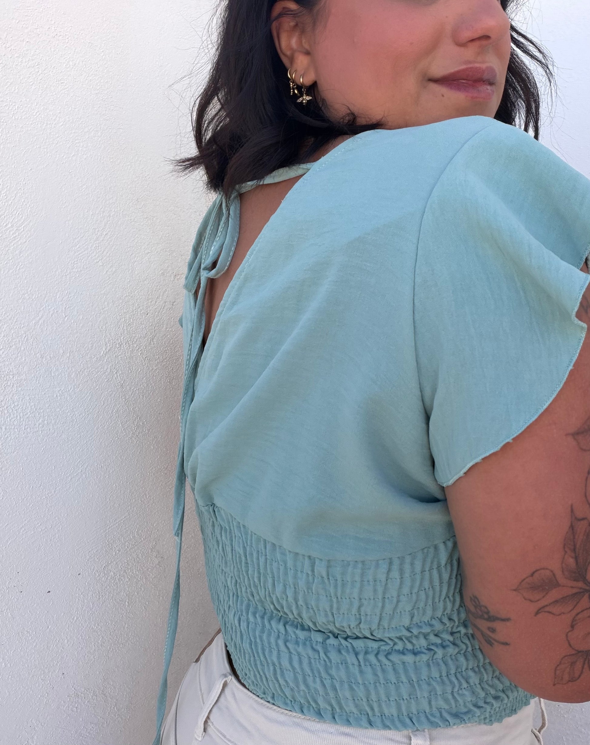 Detalle smocking cintura Top Siena turquesa verde agua — Meknes 