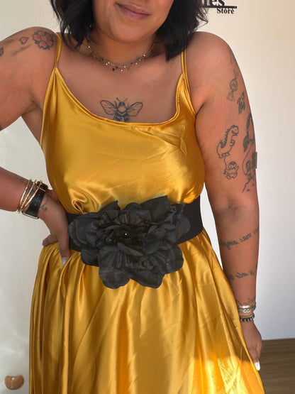 Vuelo falda maxi Vestido Ceremonia Satén mostaza dorado — moda mujer Meknes
